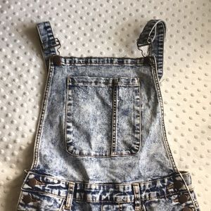 Women’s juniors overalls distressed Sz Large acid